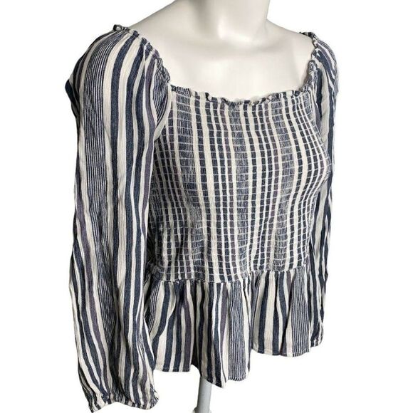 American Eagle Outfitters AEO Blue White Stripe Smocked 3/4 Sleeve Top Medium‎ - Picture 2 of 7